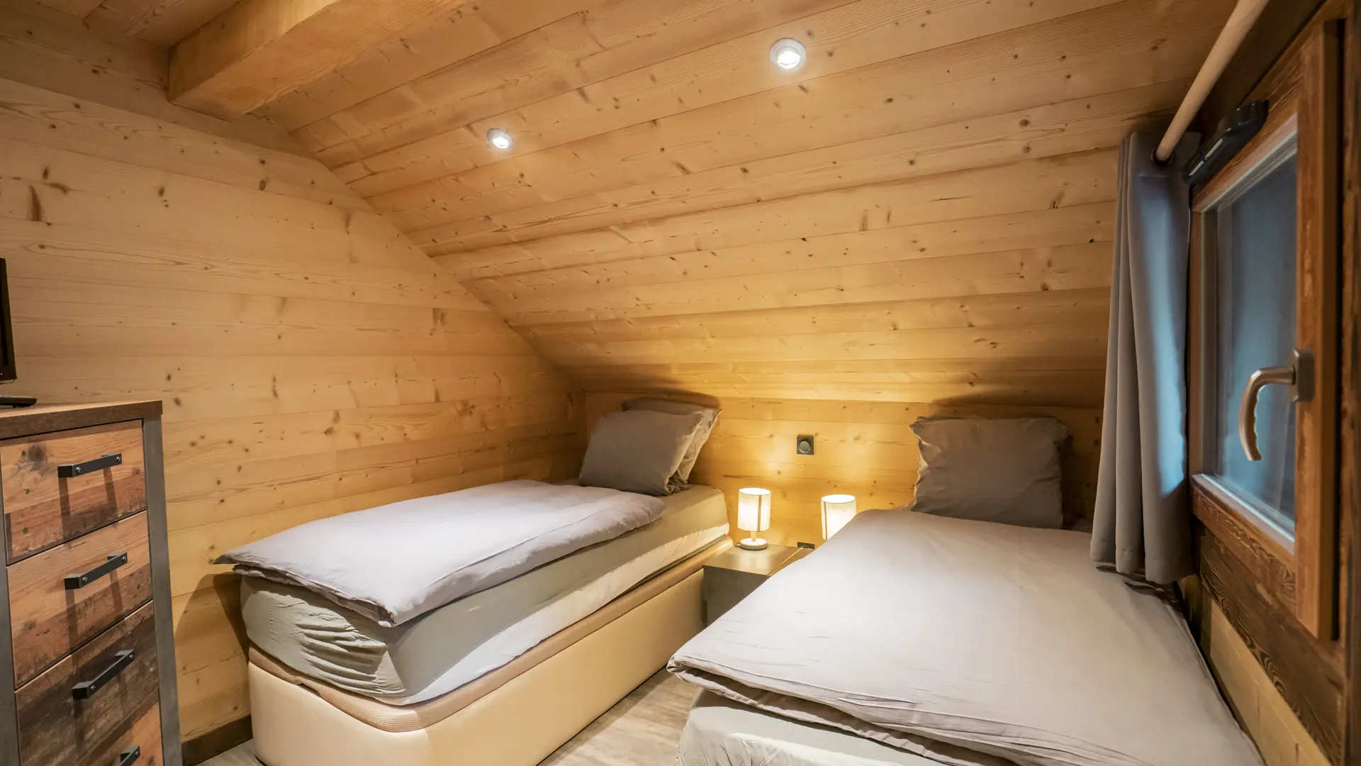 Chambre 2 - 5 pièces - Chalet les Cerfs_Châtel