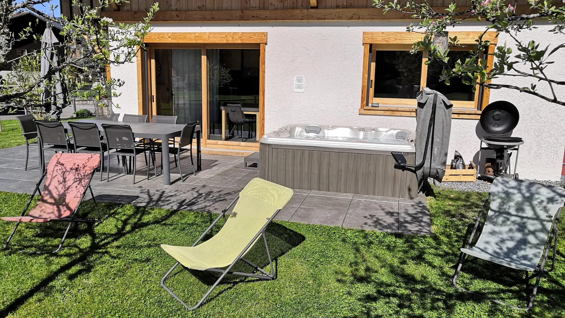 Exterieur avec terrasse