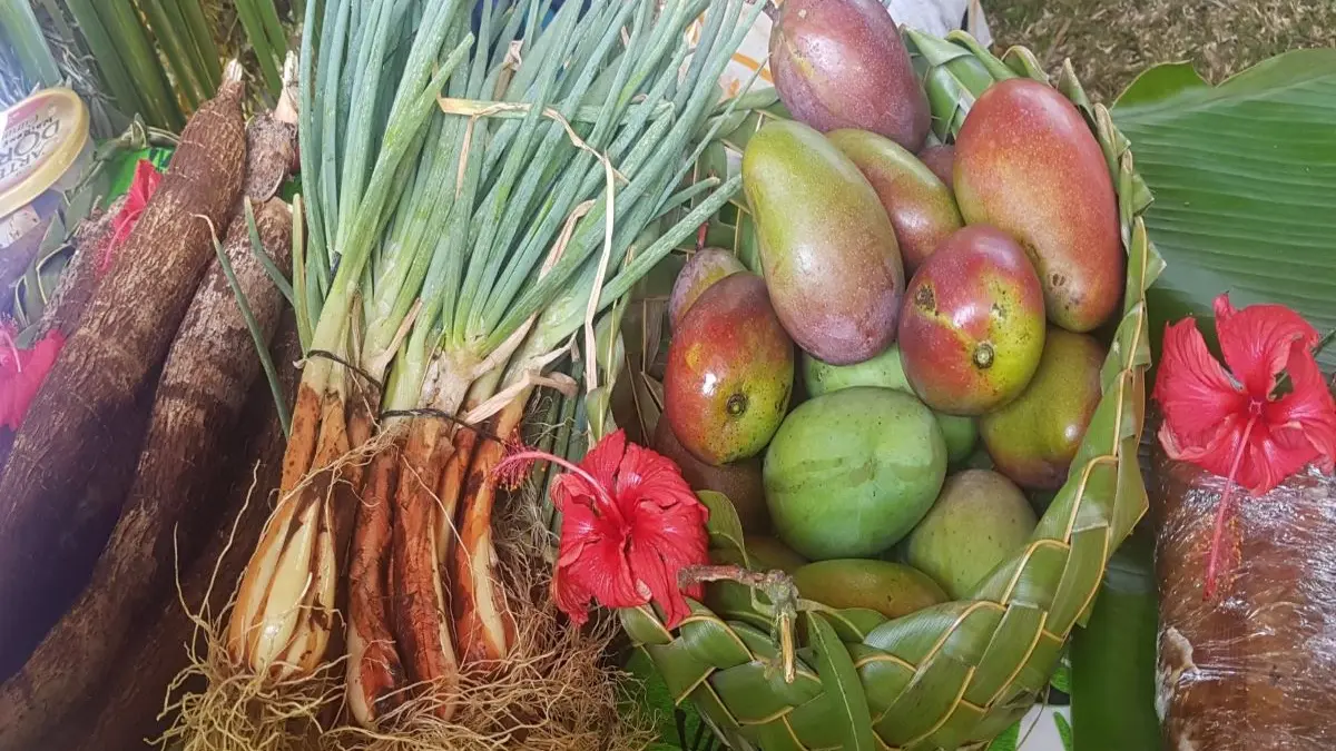 Les femmes de l'association vous donnent rendez-vous les samedis matins, avec des produits frais de saison, tout droit sortis du terroir de la tribu