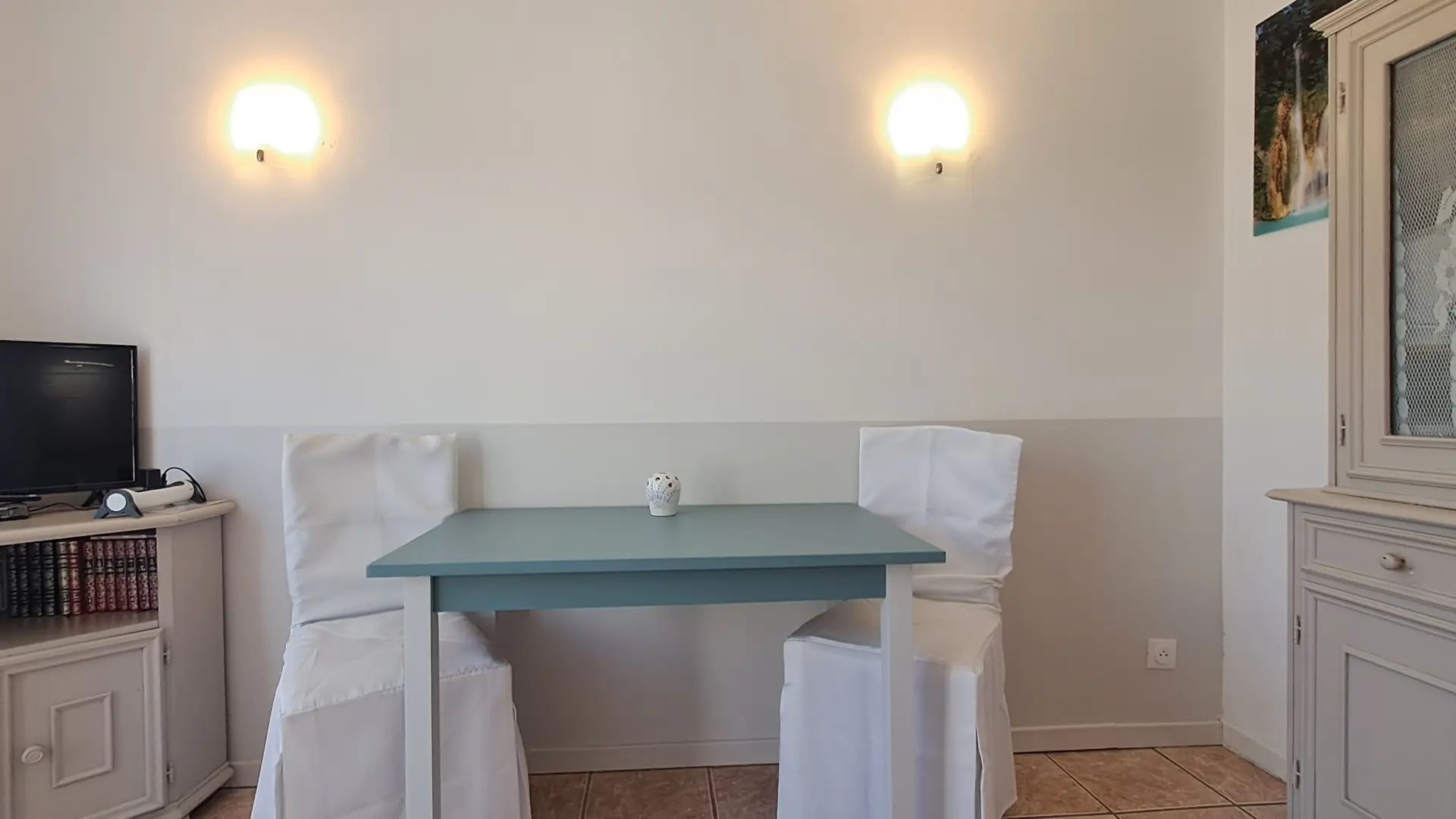 Living room - dining area