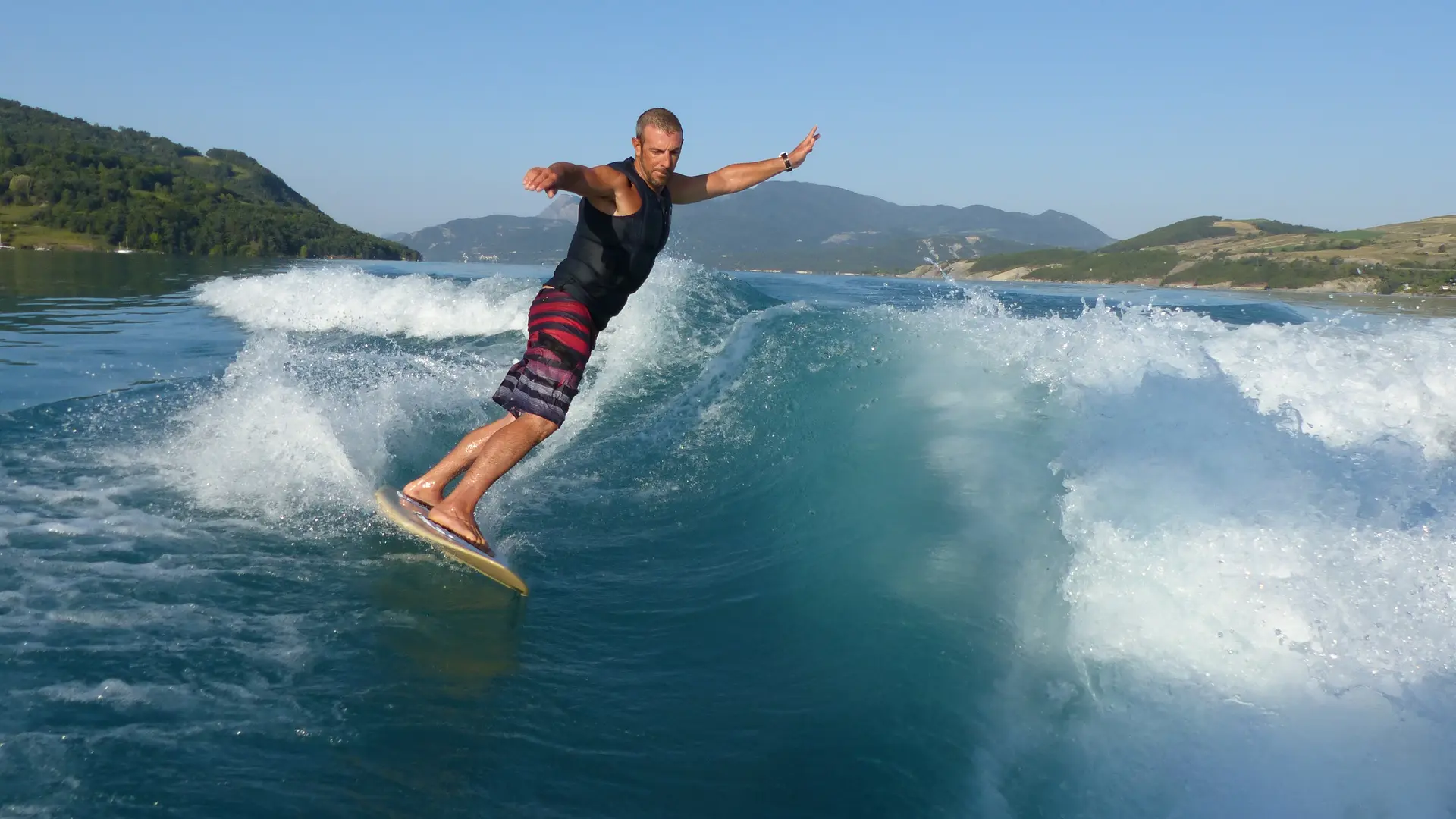 Wakesurf Serre-Ponçon - Sud Escapades SAVINES-LE-LAC