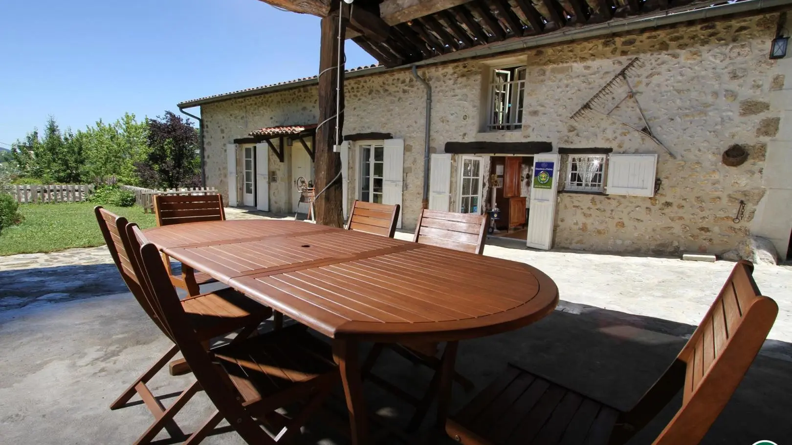 Terrasse extérieure / four à pain