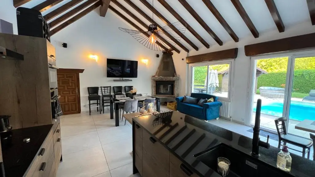 salon cuisine avec véranda