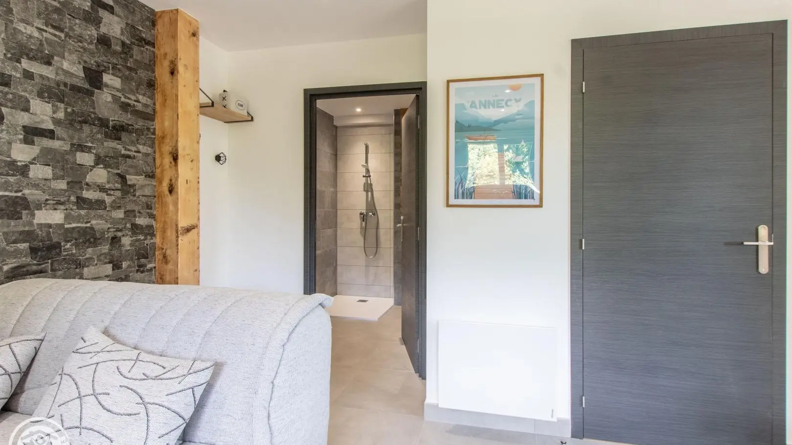 Accès salle d'eau (+chambre)