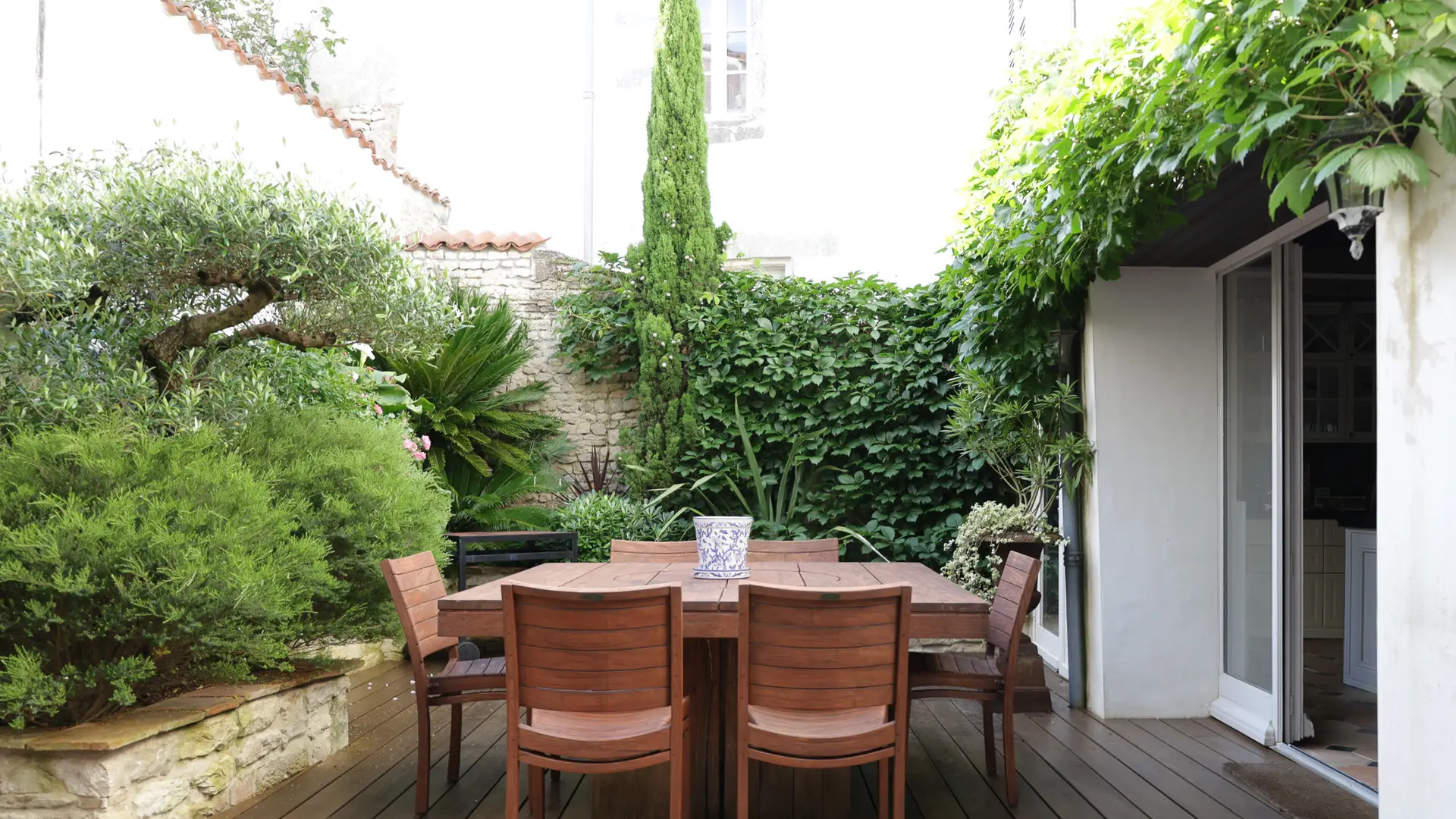 La Martinoise Patio - Terrace