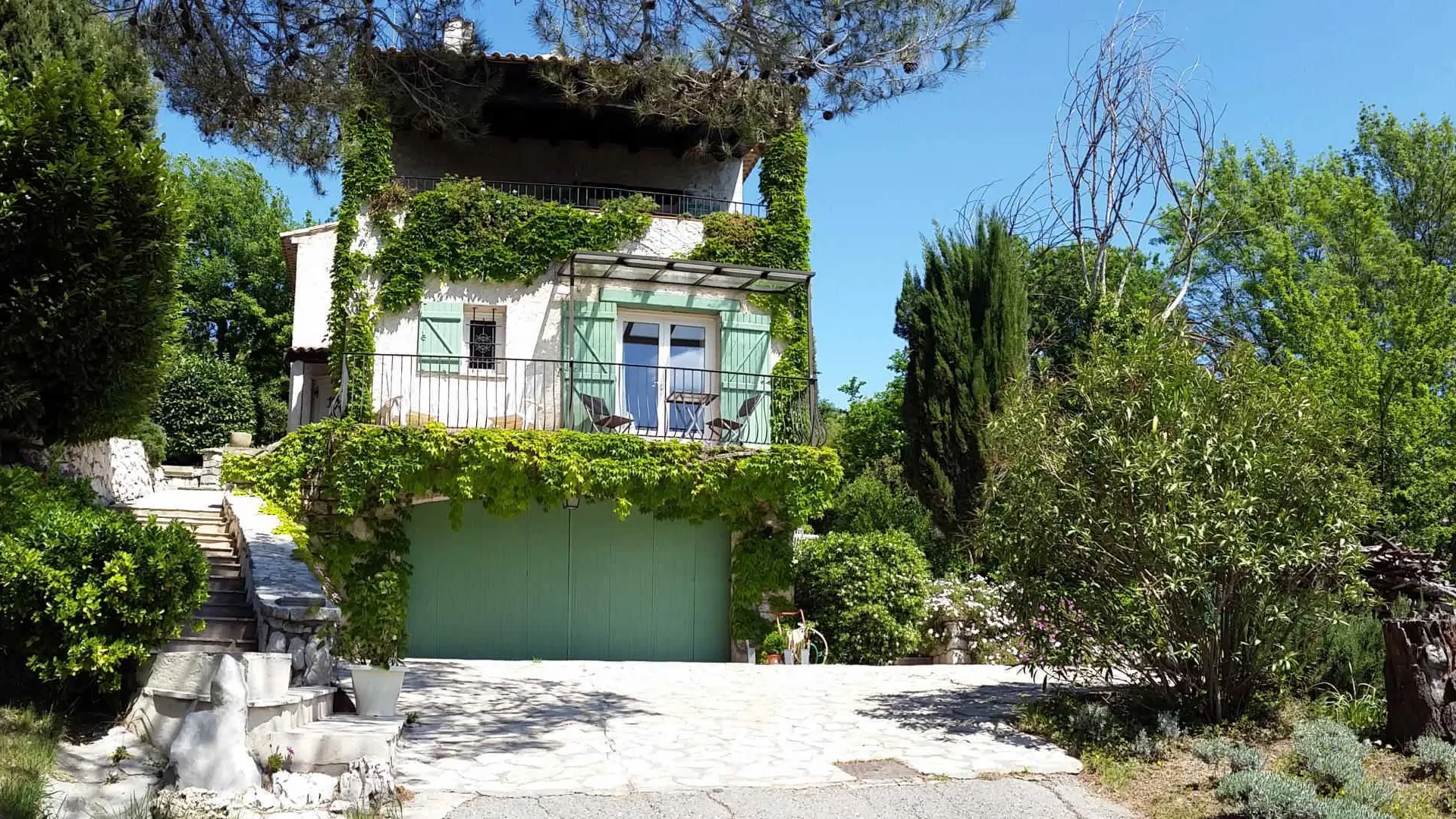 Gîtes des Campons-La Maison-La Colle sur Loup-Gîtes de France Alpes-Maritimes.