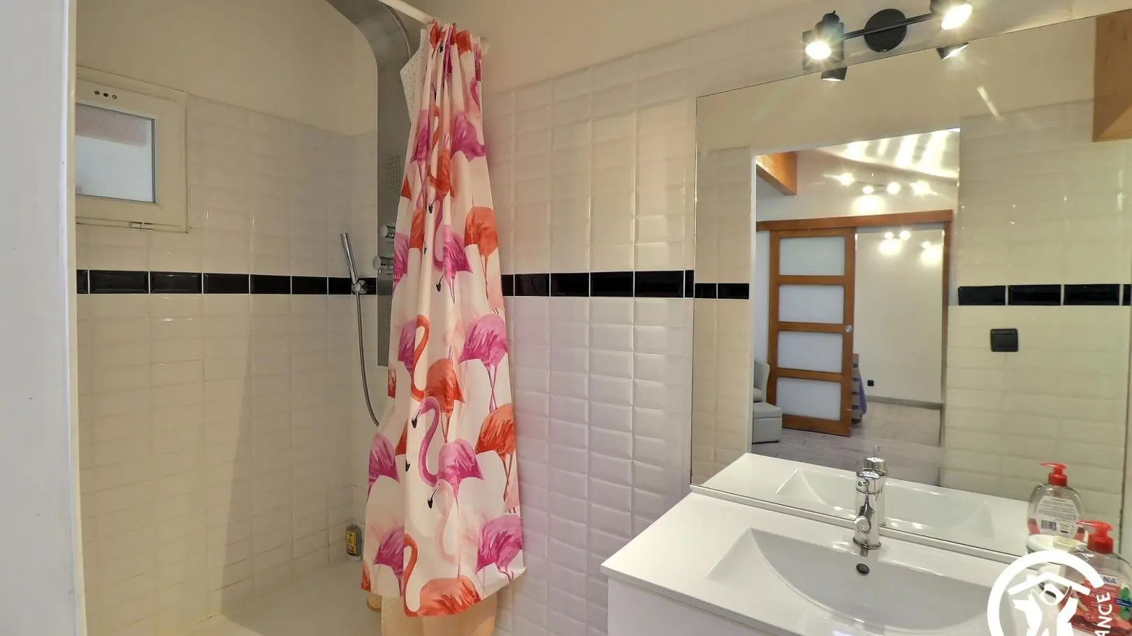 salle d'eau privative avec douche et wc