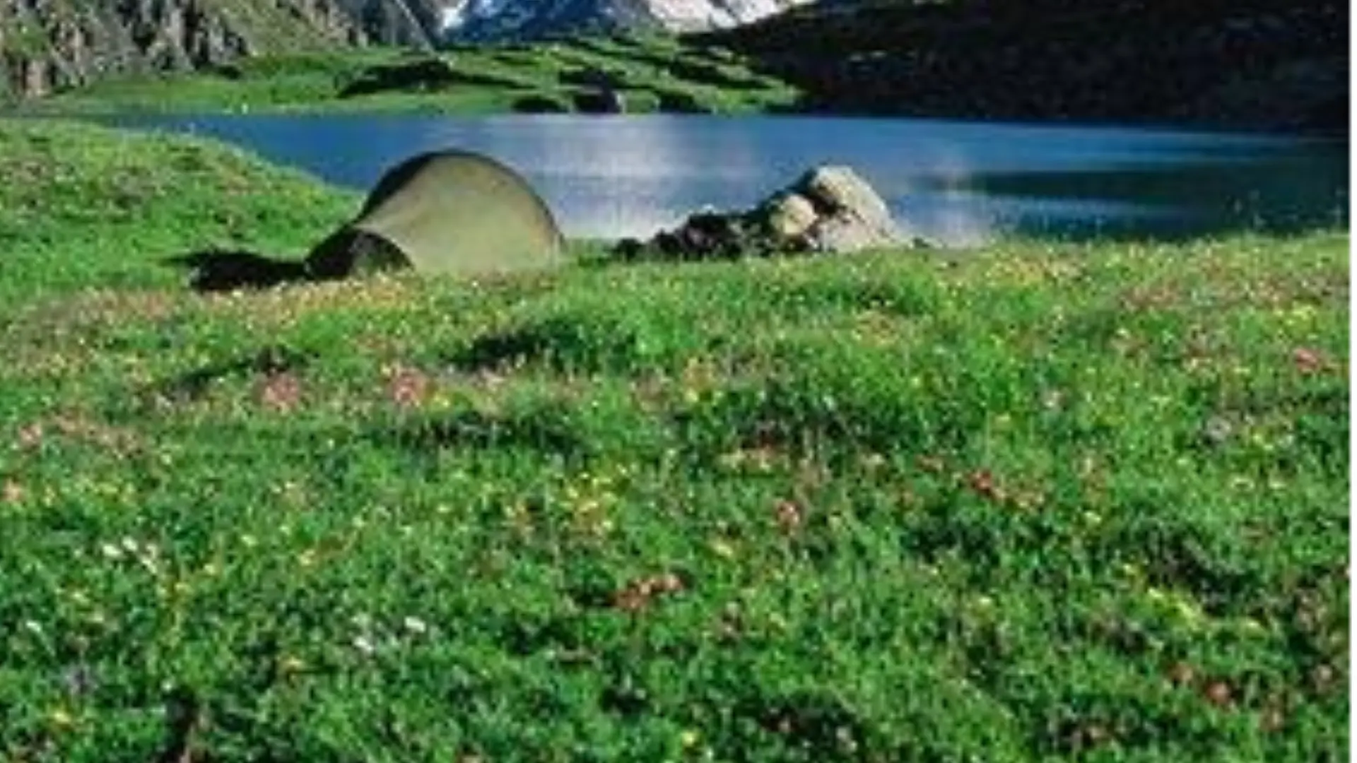 Lac du Goléon avec la Meije en toile de fond - La Grave