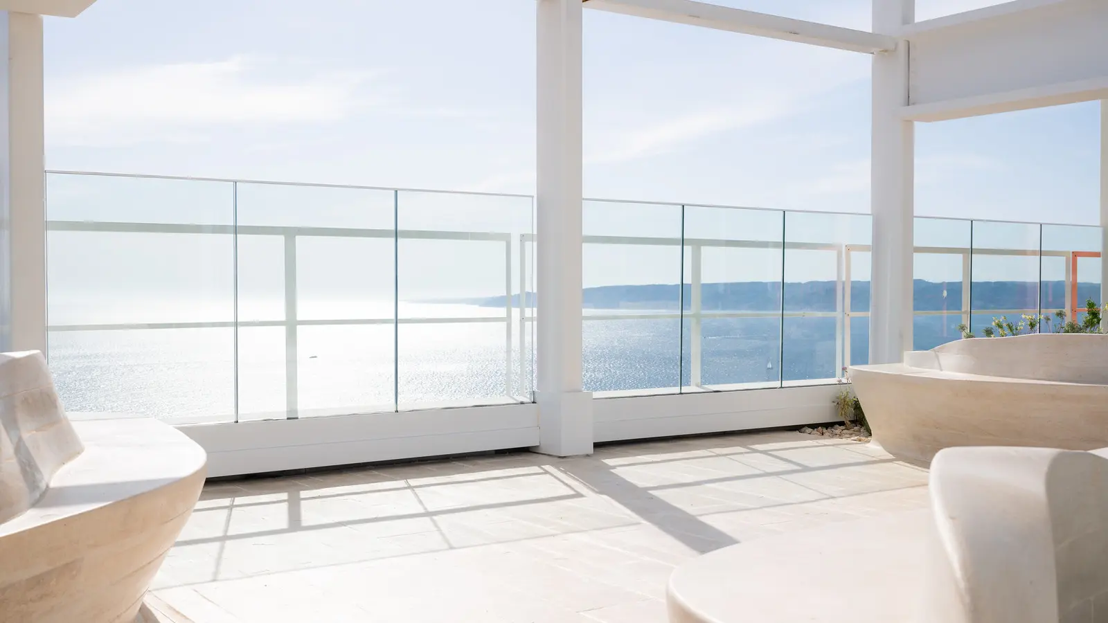 Baies vitrées vue sur la mer