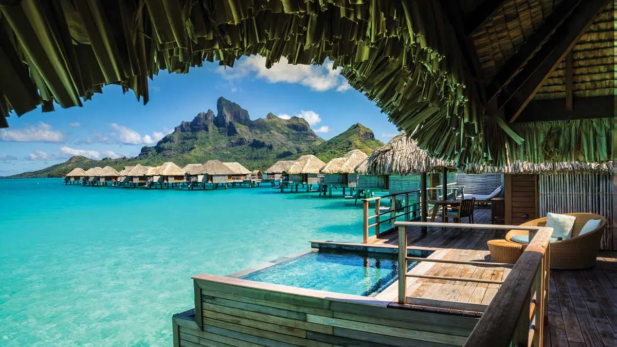 Arii Moana Restaurant - Four Seasons Resort Bora Bora