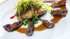 escalopine de foie gras poellée aux figues marinées