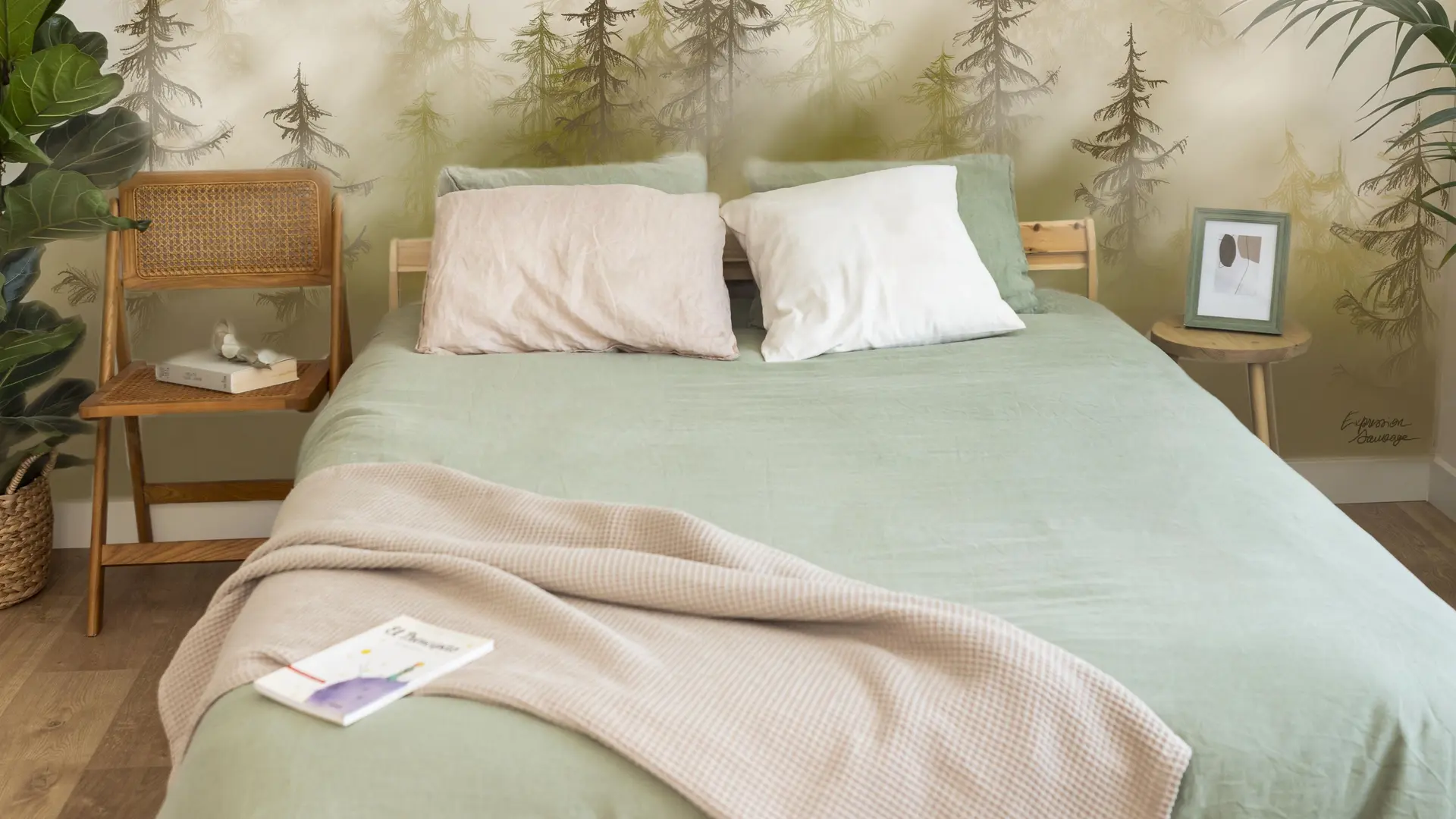 Simulation fresque murale forêt