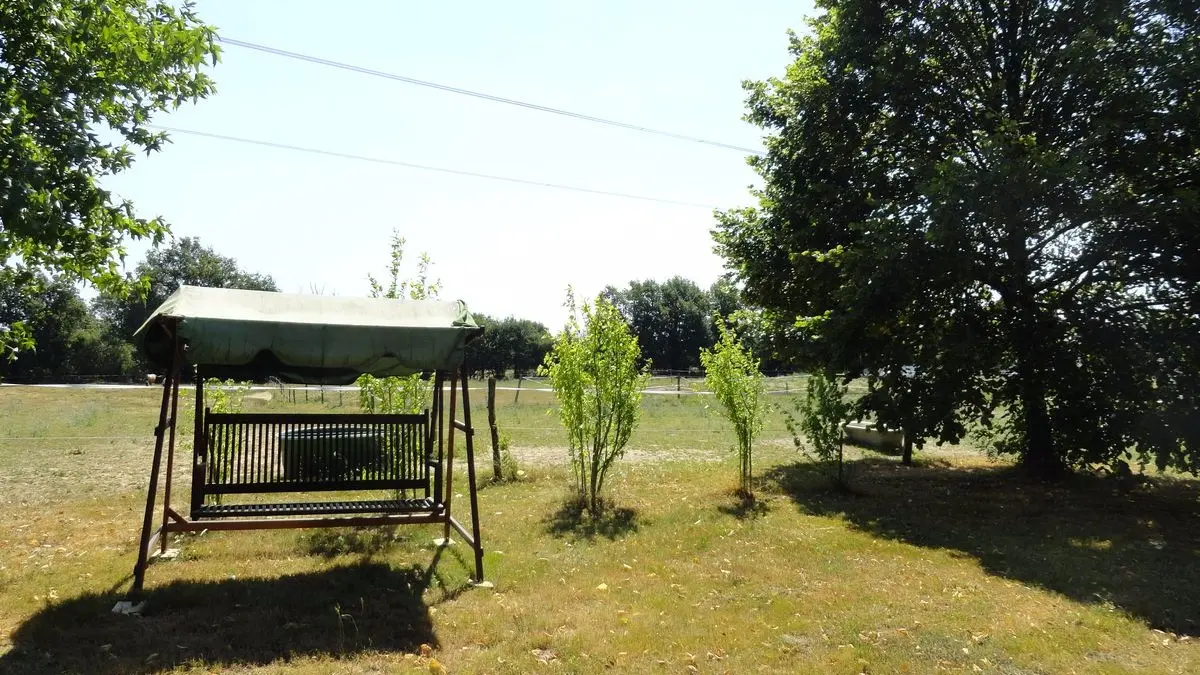 Ferme Passion - Chambre Dombes - Vue parc