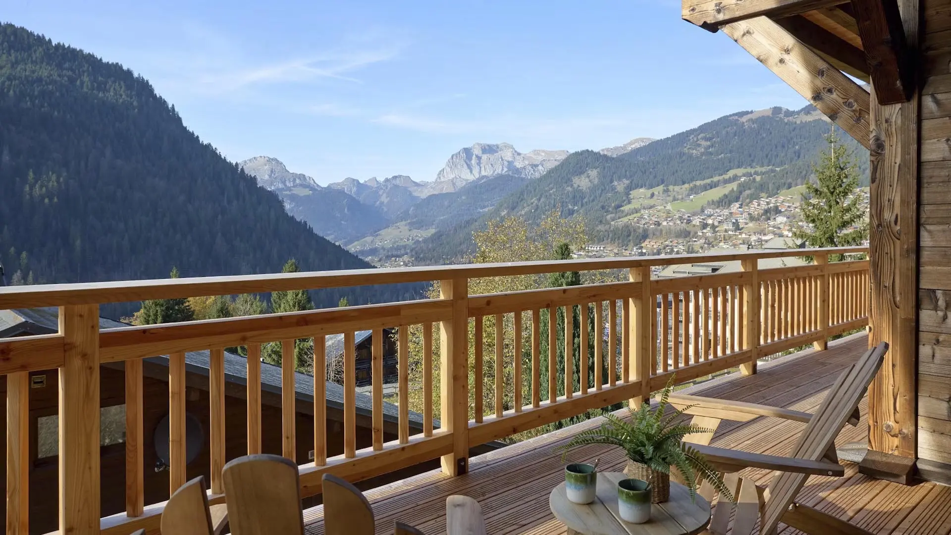 Vue sur la vallée depuis le balcon