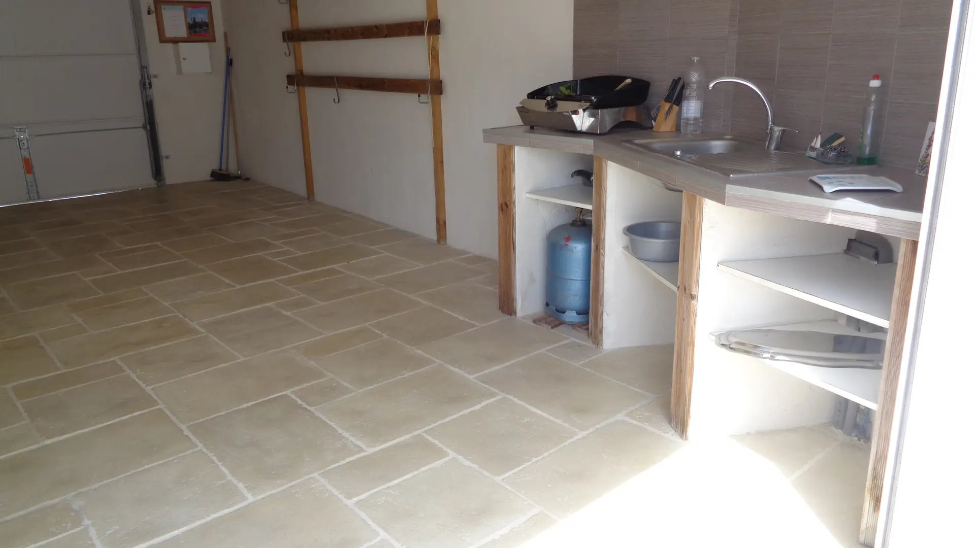 Garage vu de la cour