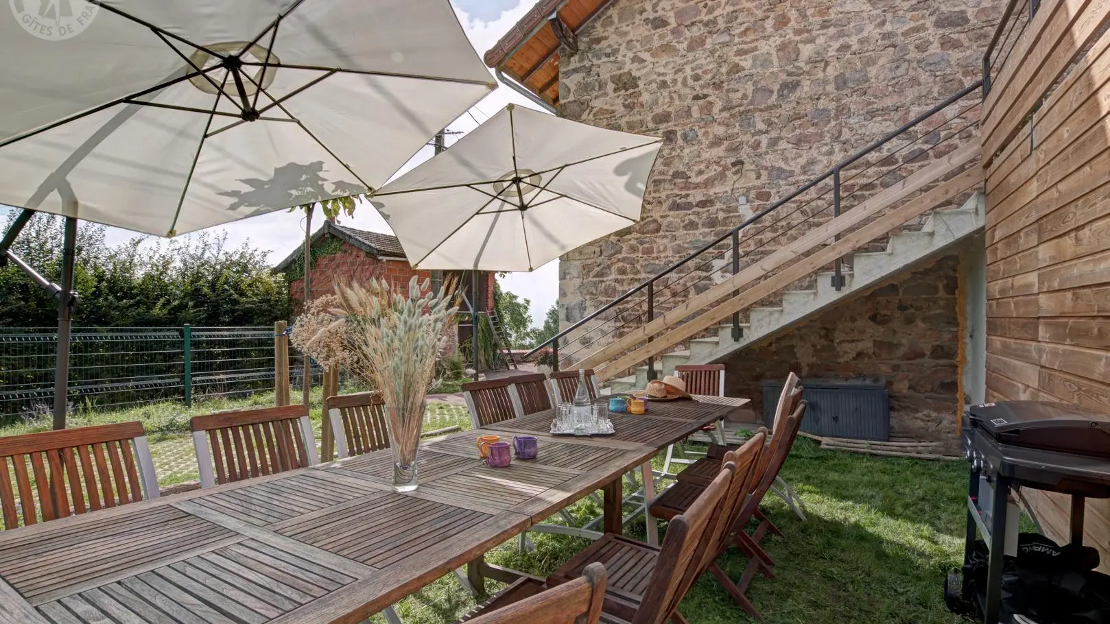 Espace Repas au jardin avec plancha