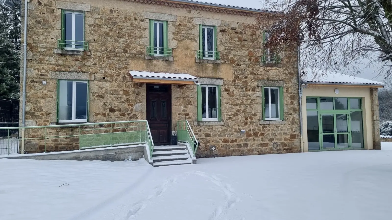 Entrée du restaurant en hiver