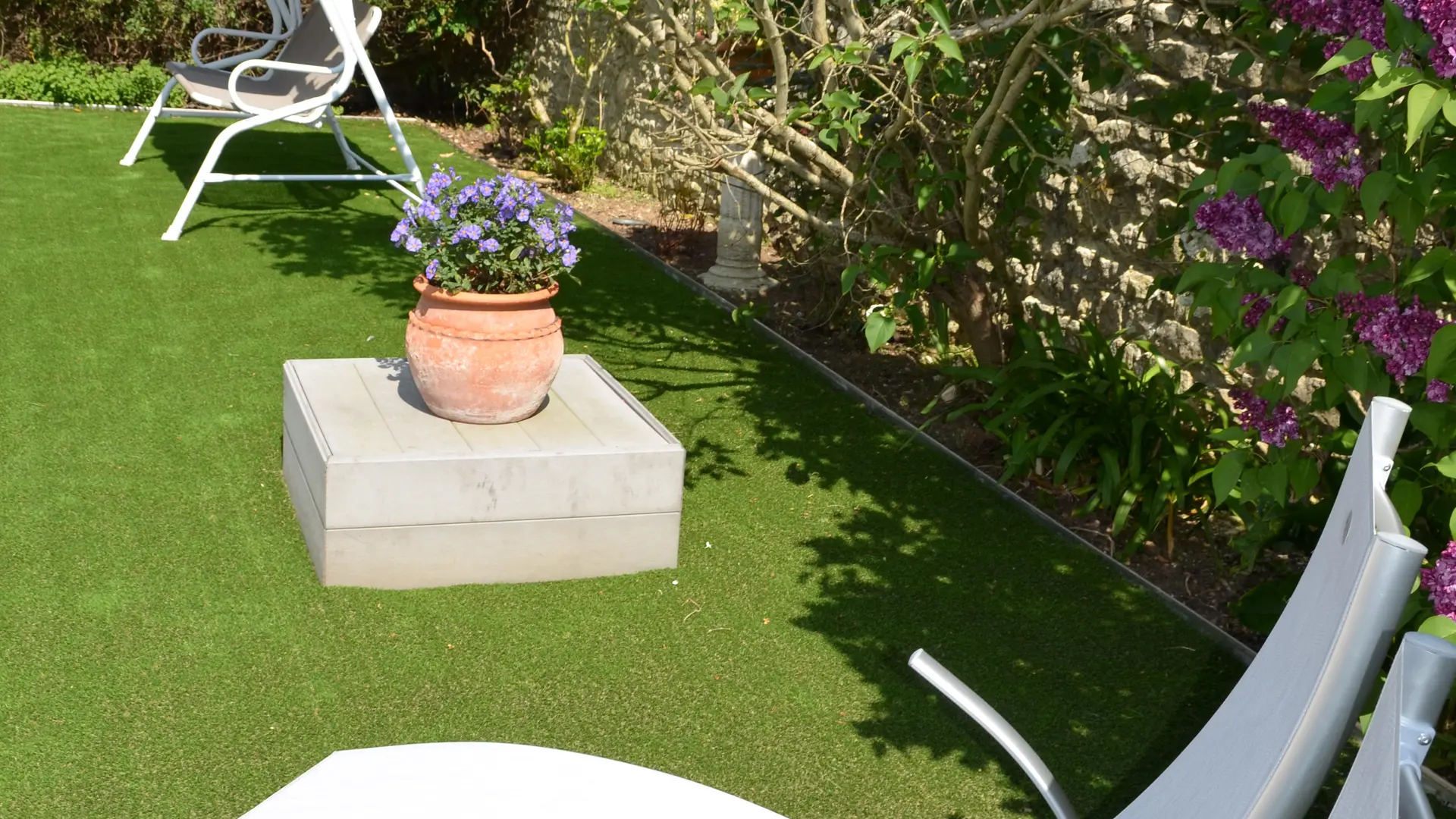 Private enclosed garden