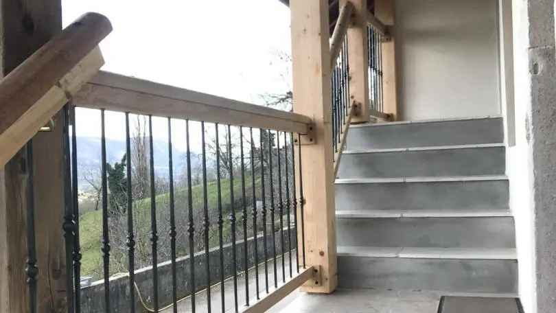 Accès par escalier extérieur