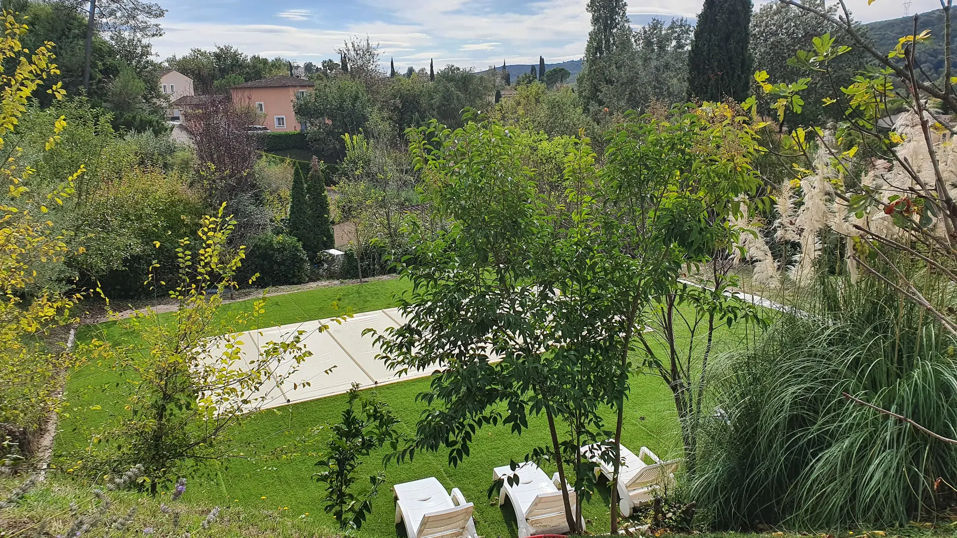 Gîtes des Campons-Piscine-La Colle sur Loup-Gîtes de France Alpes-Maritimes.