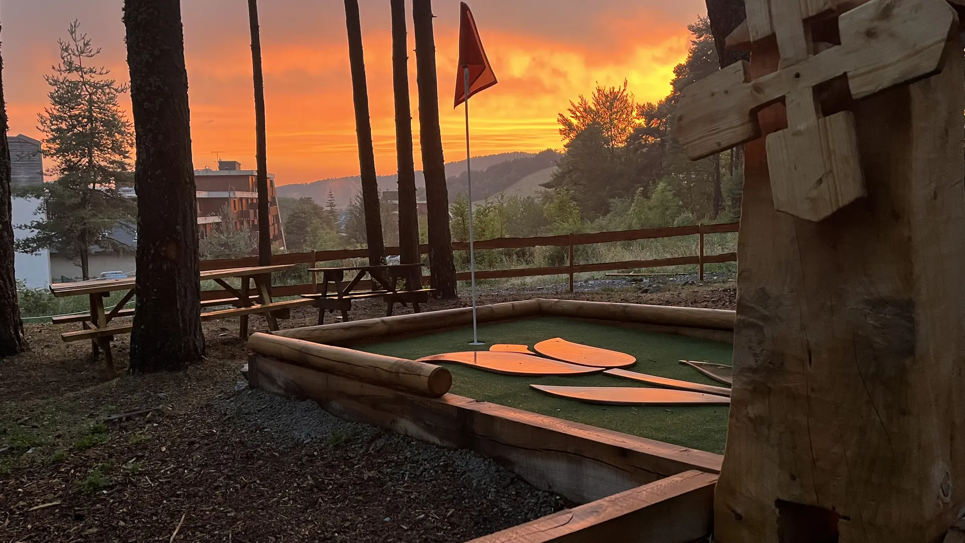 couché de soleil au mini golf