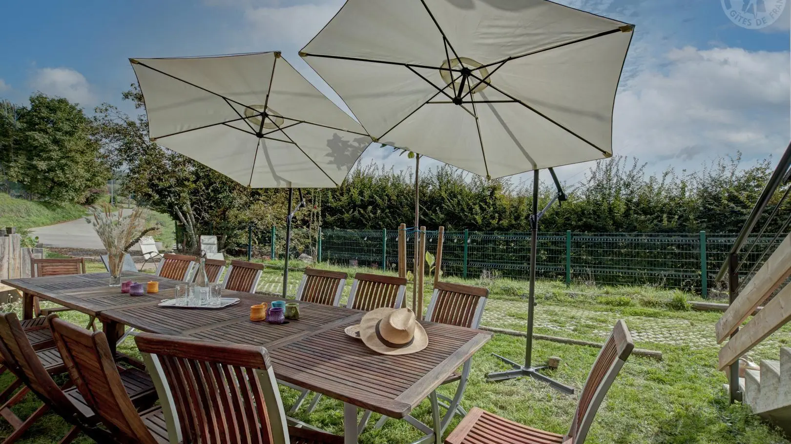 Espace Repas au jardin, transats