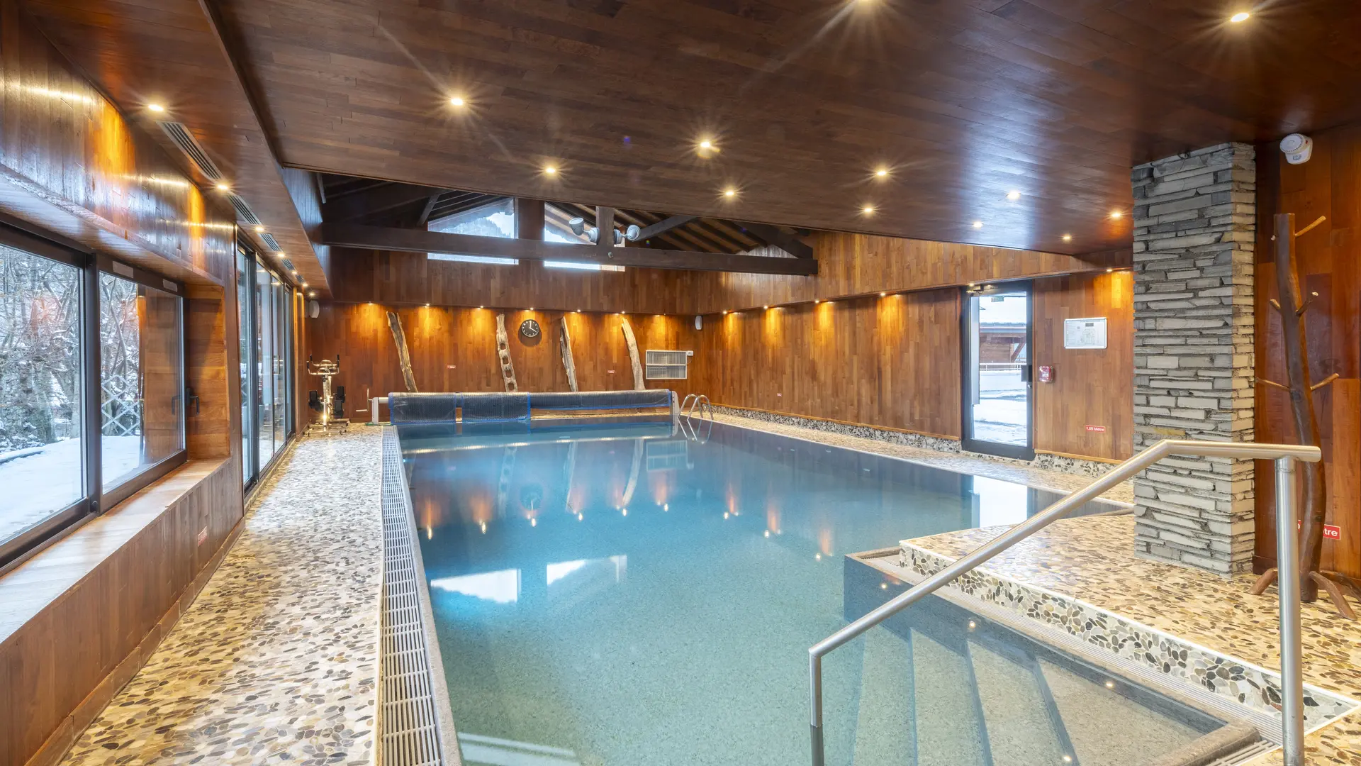 Piscine_Hôtel Macchi_Châtel