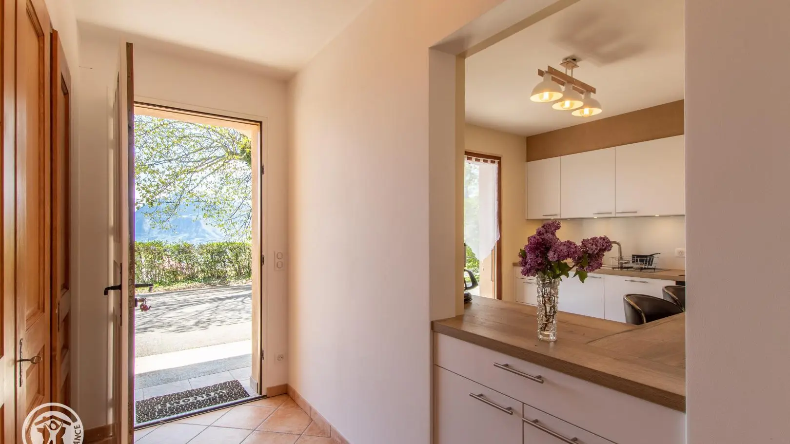 Entrée sur dégagement