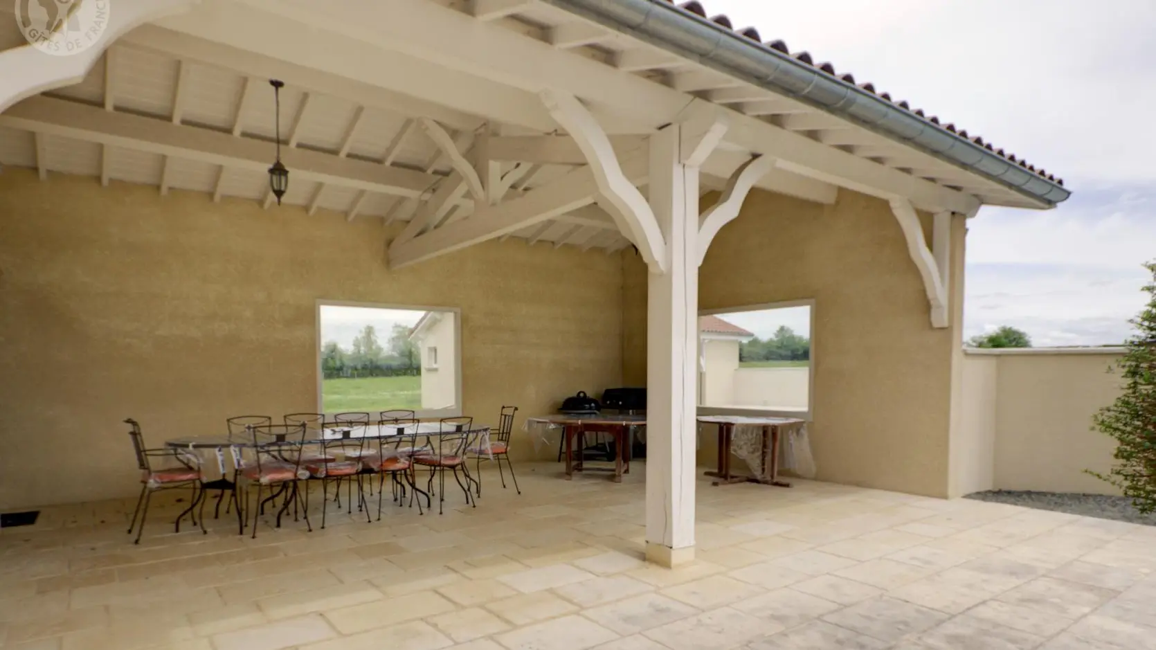 Terrasse extérieur couverte