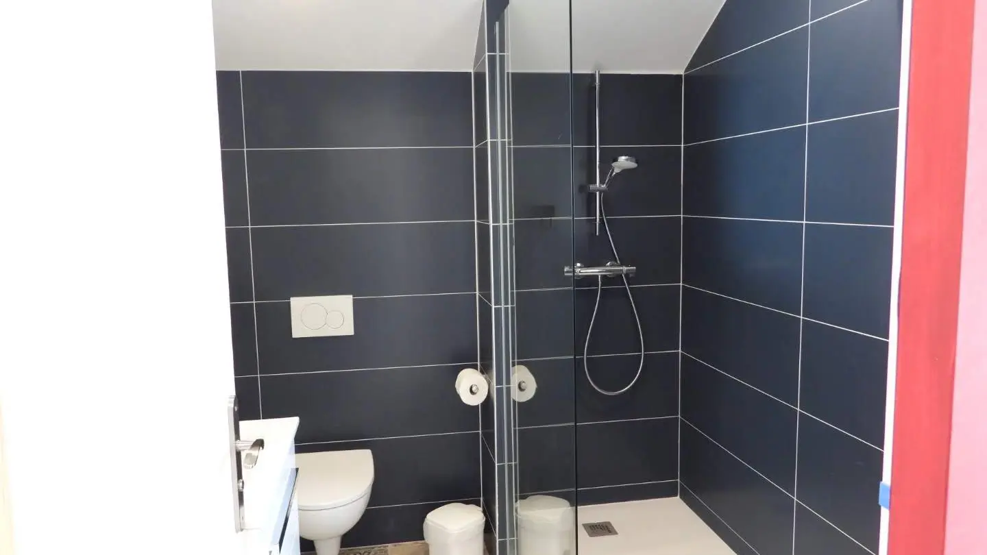 salle de bain du gîte les carlines demi pension