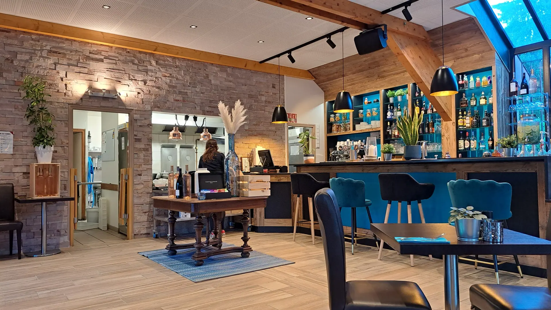 Intérieur du restaurant du lac Bleu