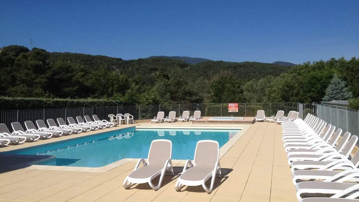 Piscine1 - Camping Le Serre du Lac