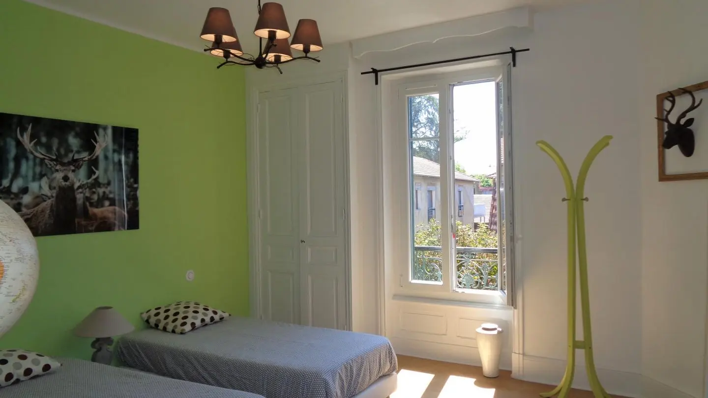 La suite Cézanne : une suite double avec deux chambres (1 lit 160 & 2 lits 90).