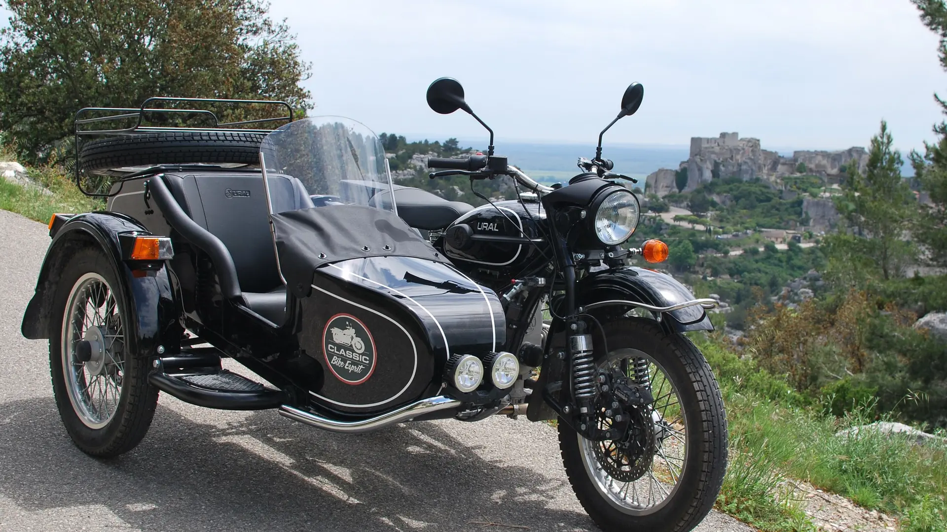 Location moto et sidecar à Saint-Rémy-de-Provence