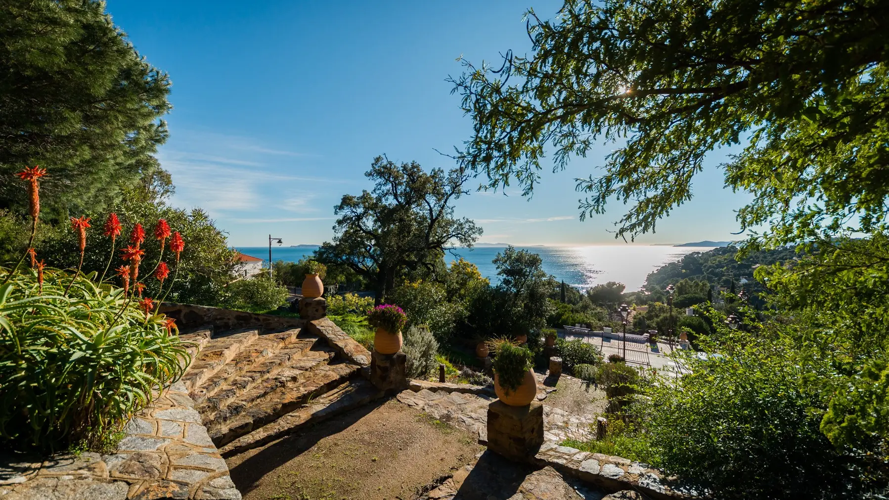 Vue des escaliers monumentaux