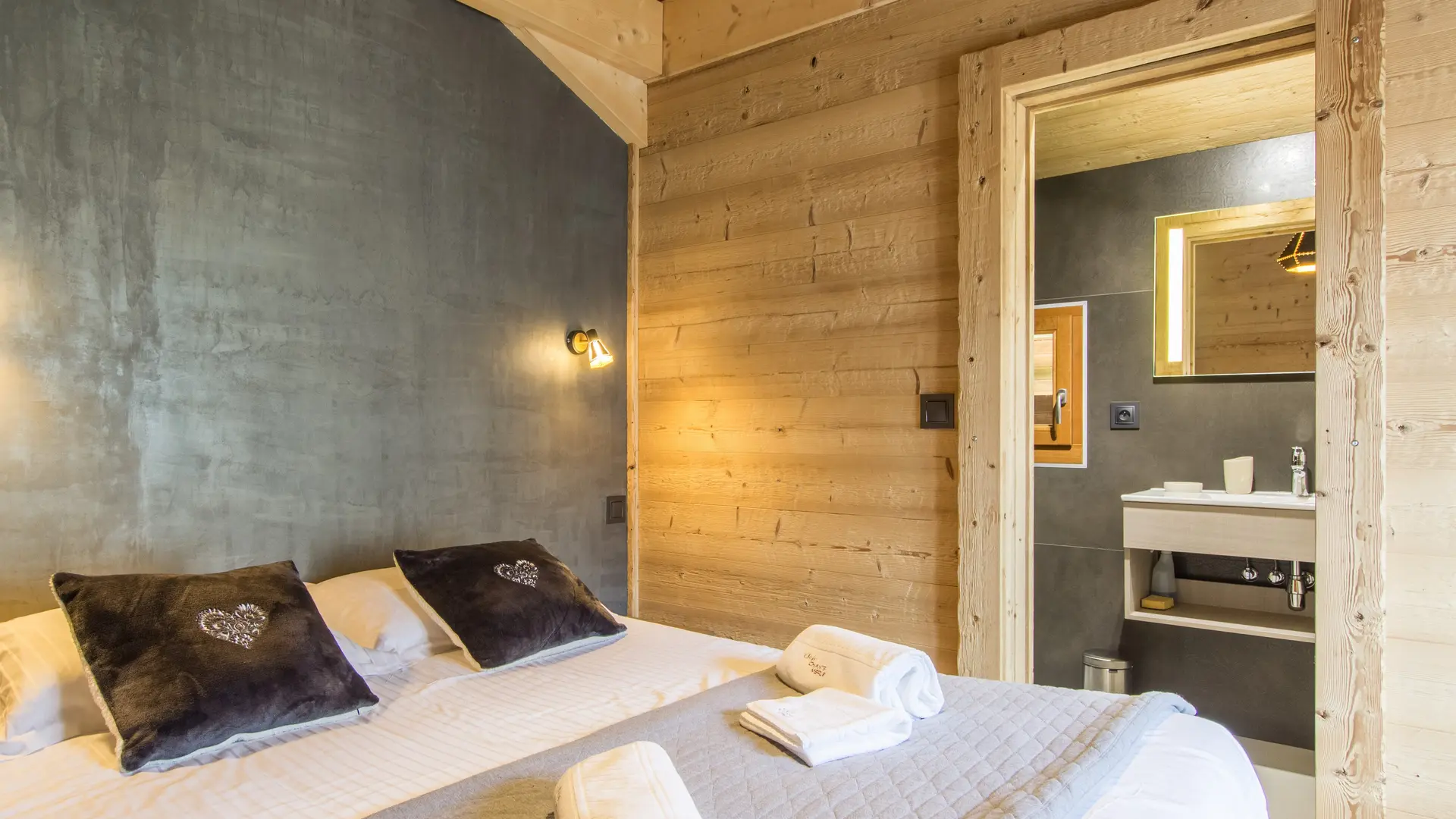 Chambre double avec salle de bain privée