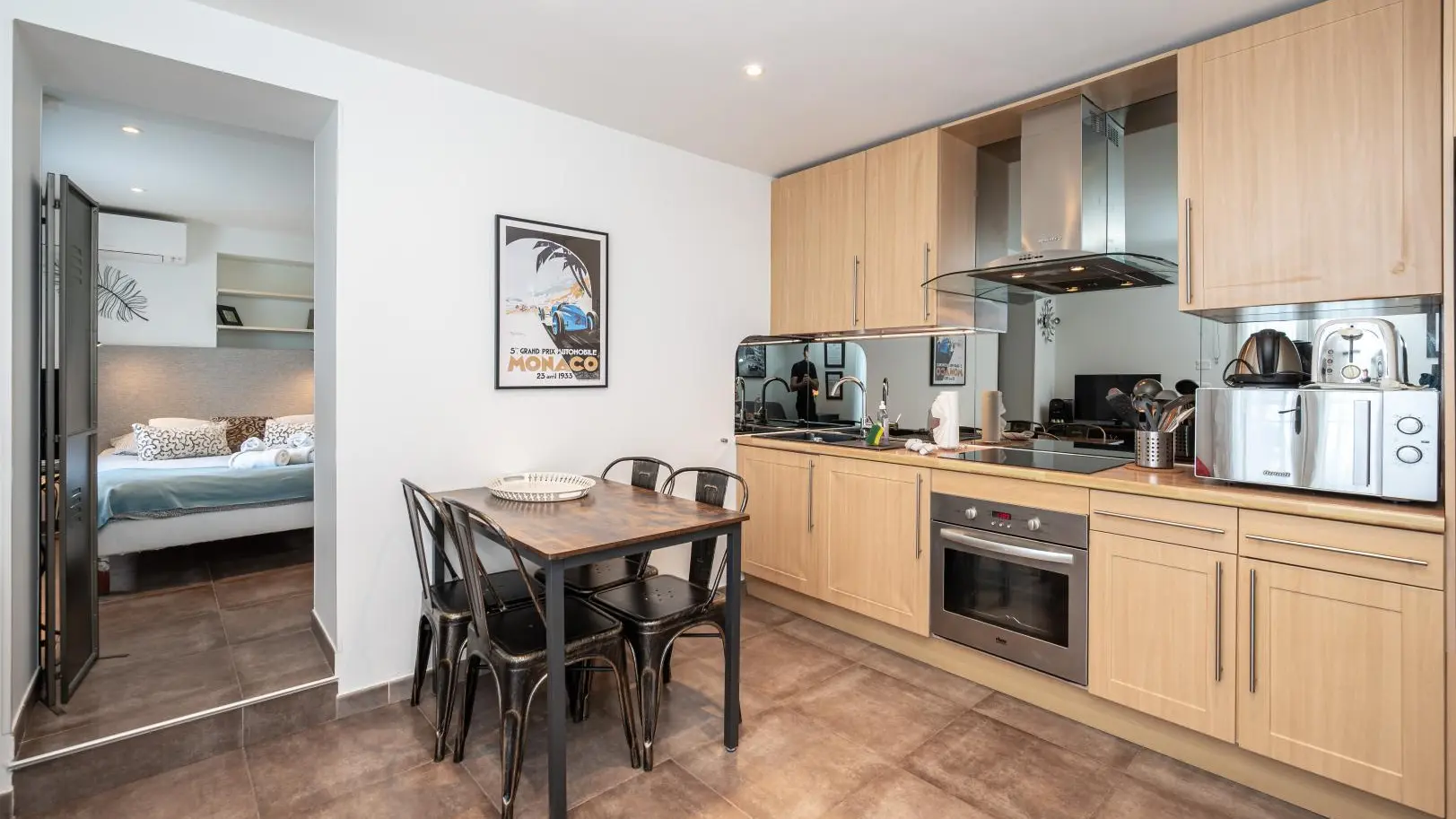 Le Cactus-séjour/cuisine-Mas d'Angeline-Beausoleil-Gîtes de France des Alpes-Maritimes