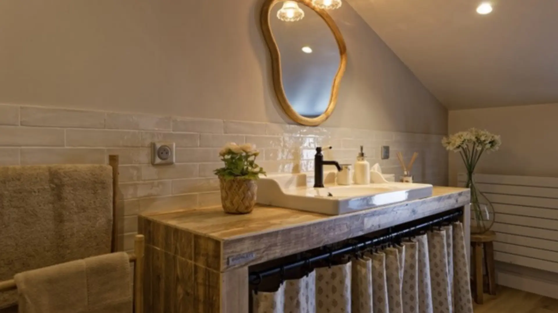 Bed & Breakfast Maison Paulette in Eygalières washbasin