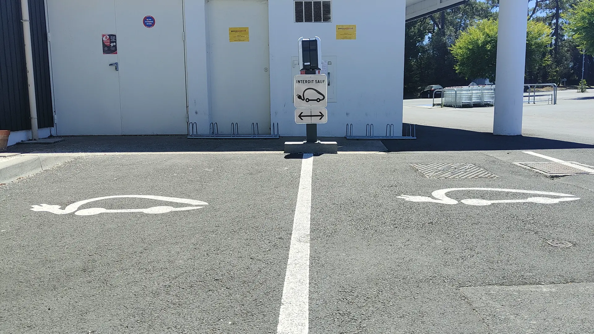 Two spaces for recharging your car