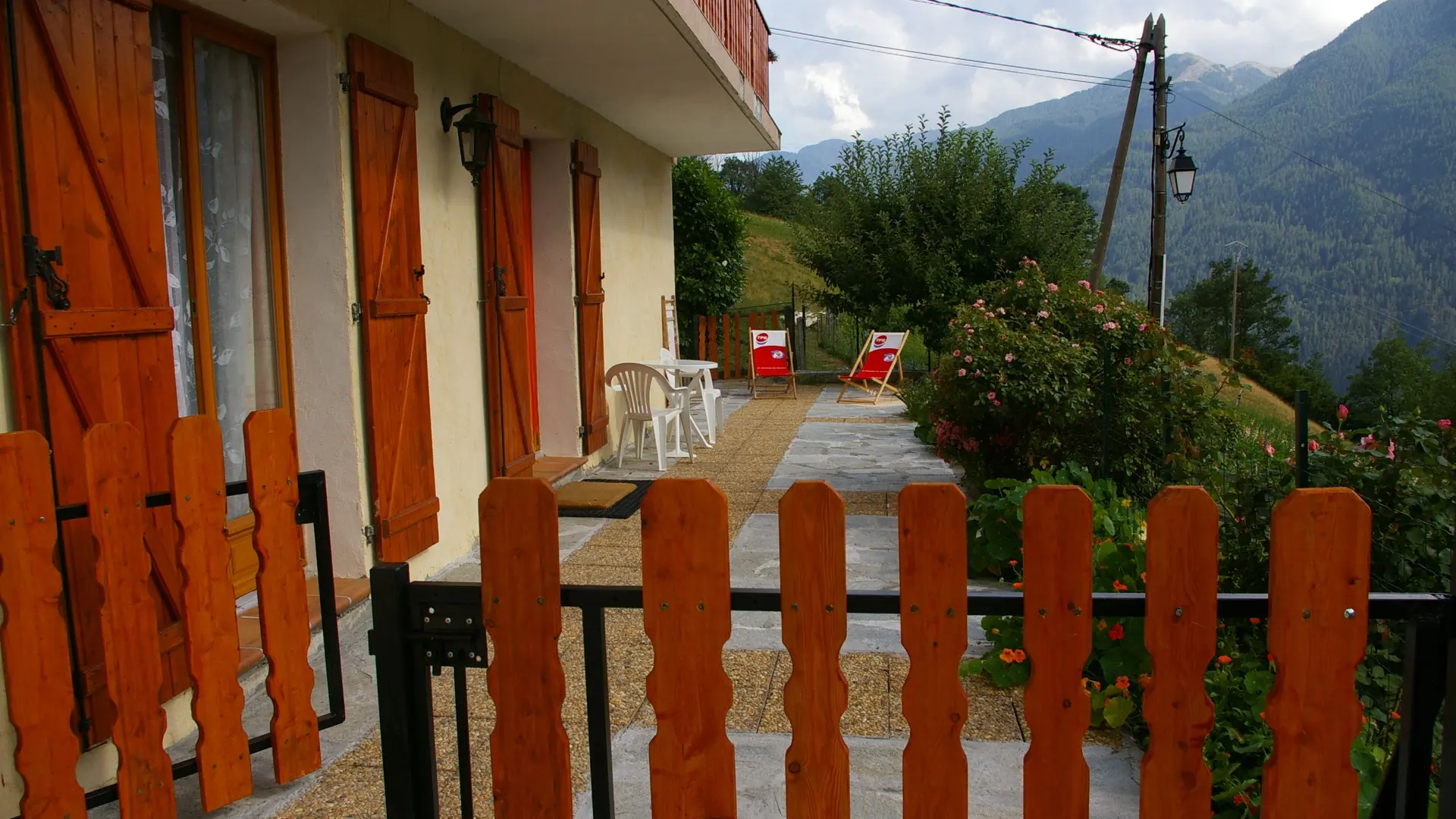 Gîte L'Aubépine de Douans-Entrée du gîte-Saint-Étienne-de-Tinée-Gîtes de France des Alpes-Maritimes