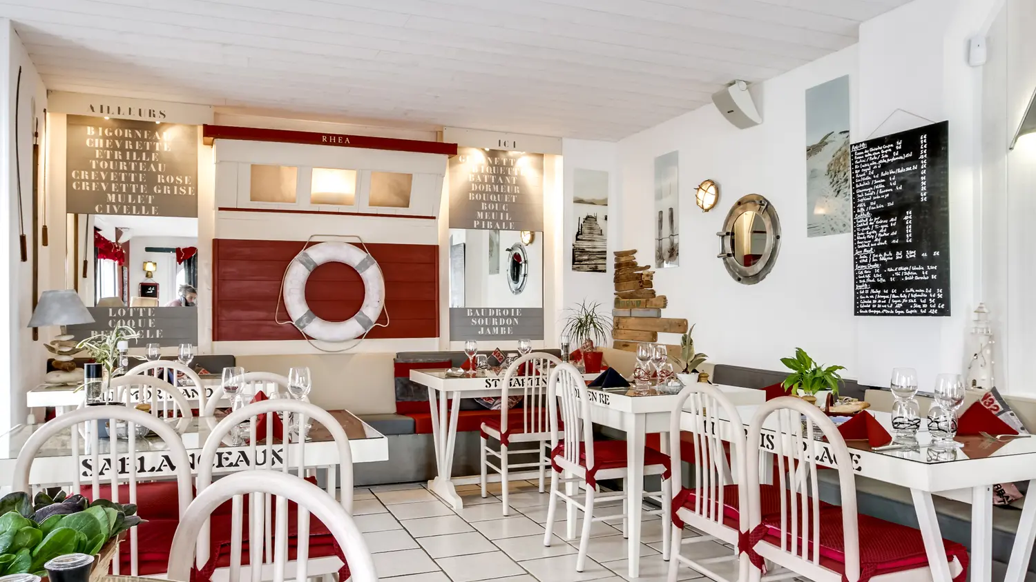 les embruns : salle de restaurant