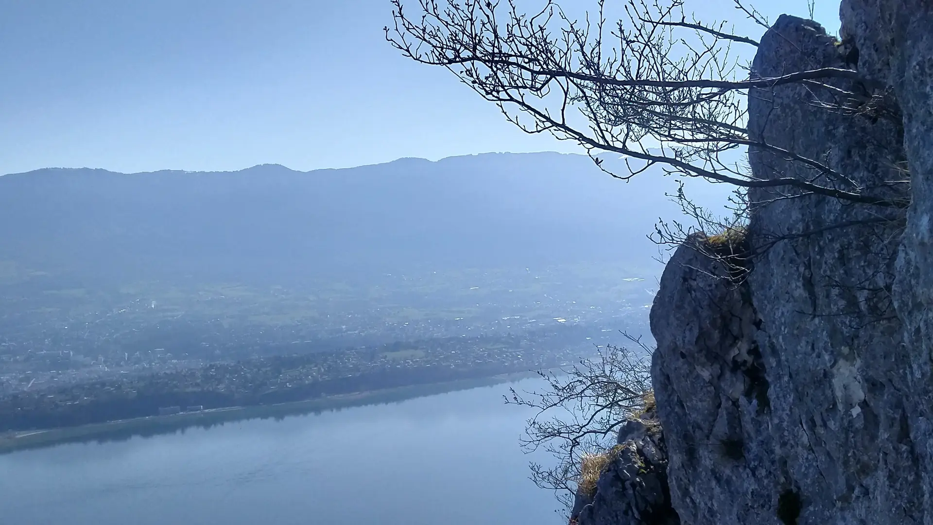 Passerelle suspendue, vue Lac du Bourget