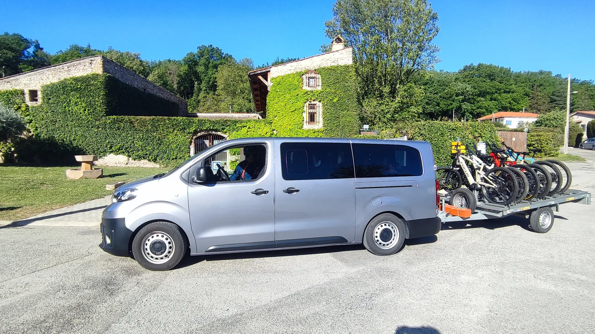 Navette et remorque VTT