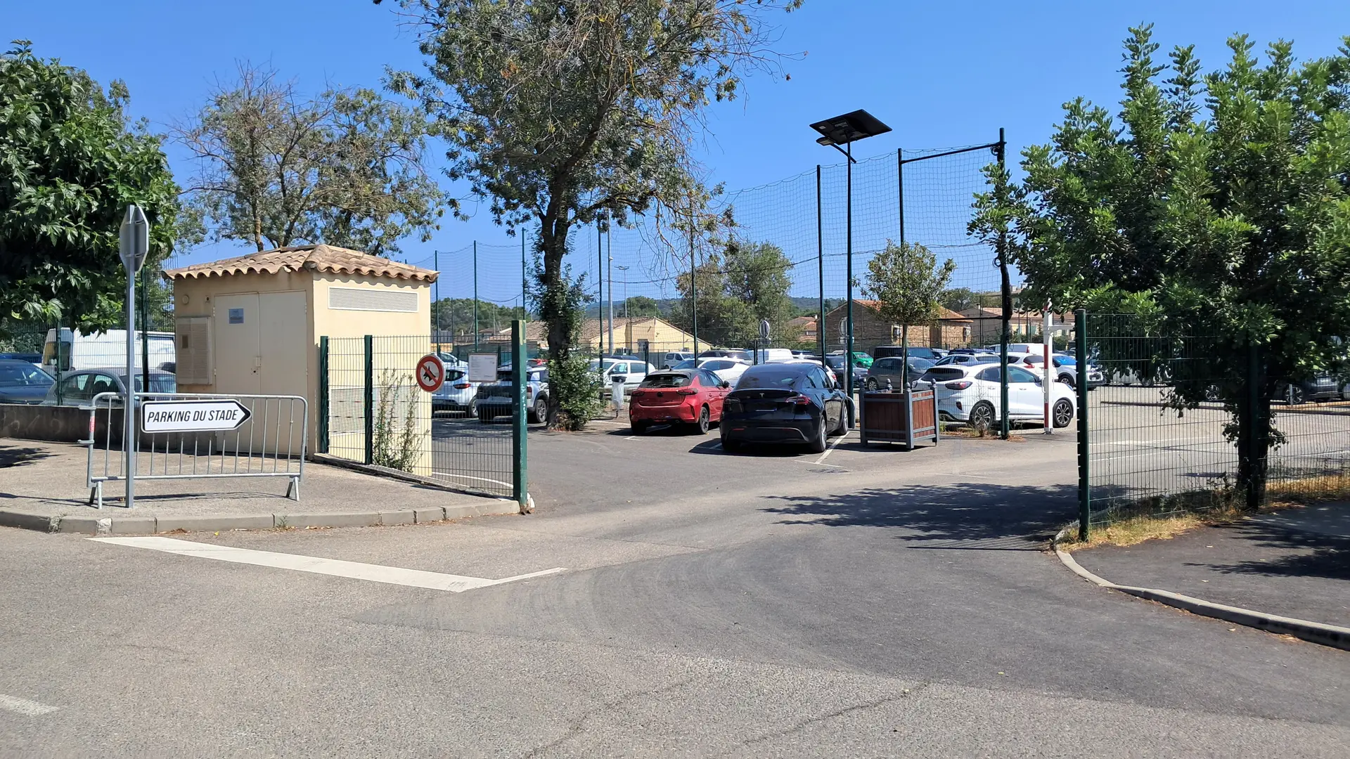 Parking du stade_Cogolin