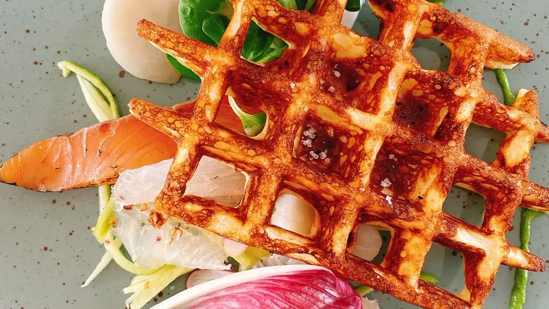 Gaufre tiède, Truite et Lieu Marinés, Concombre et Tzatziki