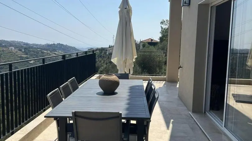 Gite de Bellet-Terrasse en RDC-Gîtes de France Alpes-Maritimes