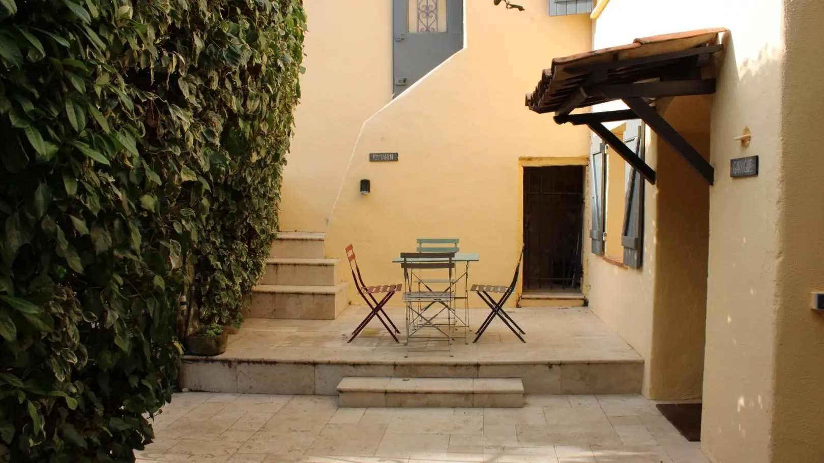 Romarin-Terrasse-Eze-Gîtes de France des Alpes-Maritimes