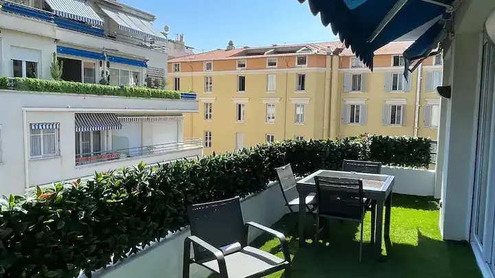 Terrasse City Break Reine-Marie Gîtes de France Côte d'Azur Alpes-Maritimes à Nice