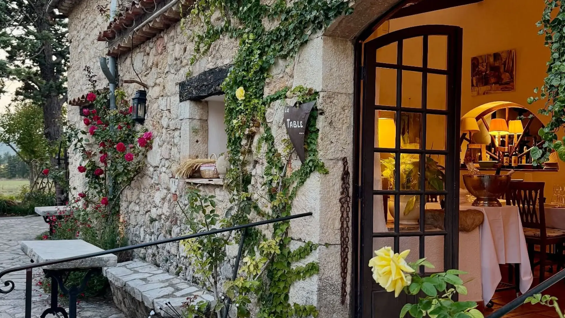 l'entrée du restaurant