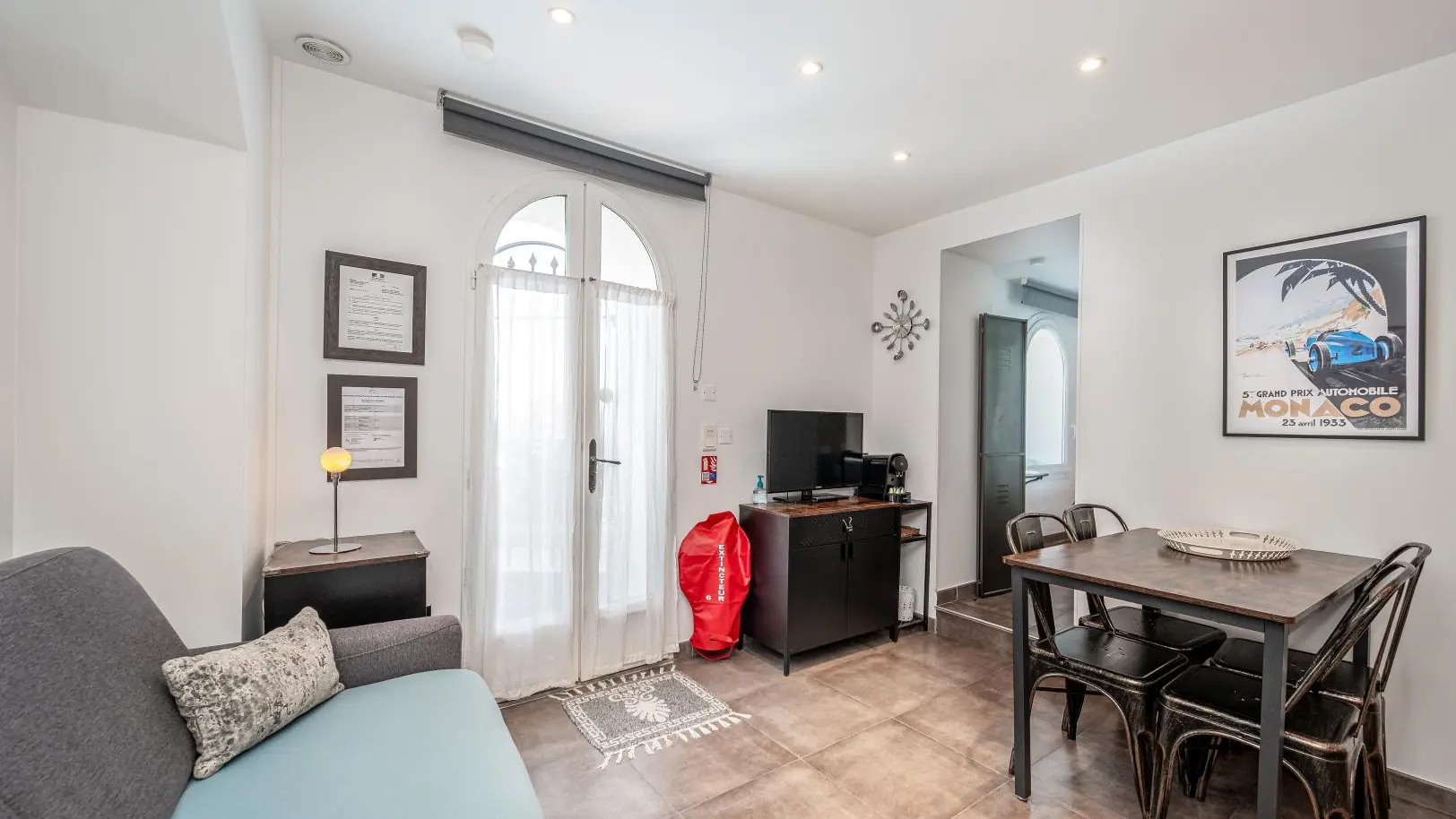 Le Cactus-séjour/cuisine-Mas d'Angeline-Beausoleil-Gîtes de France des Alpes-Maritimes